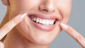 درمان لبخند لثه‌ای بدون جراحی